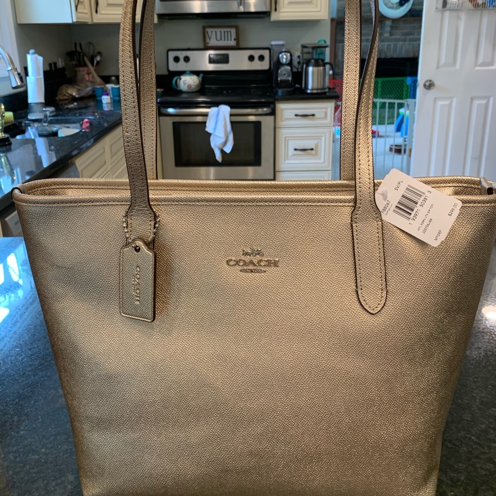 NWT Coach Zip Tote- Platinum
